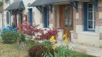 Auberge Les Muriers La Ferté-Hauterive Exterior foto