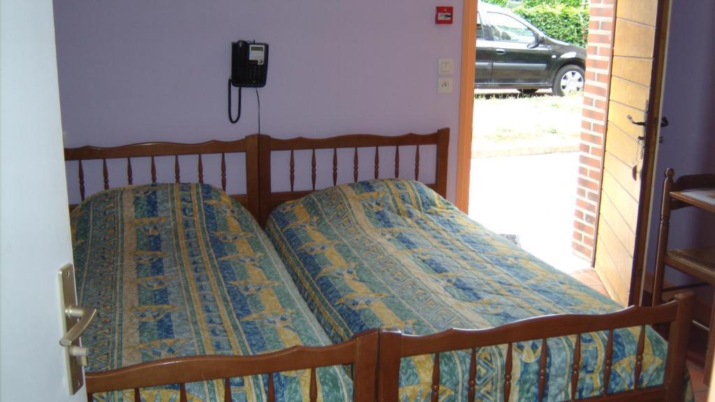 Auberge Les Muriers La Ferté-Hauterive Zimmer foto